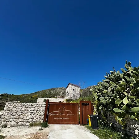 Masseria Torre Saracena فندق مبيت وإفطار