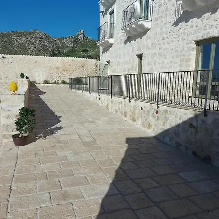 Bed & Breakfast Masseria Torre Saracena *