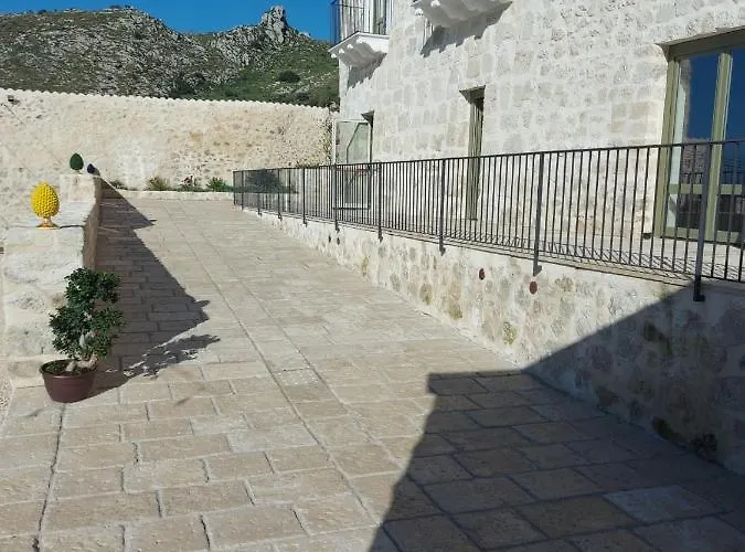 Bed and breakfast Masseria Torre Saracena 3*