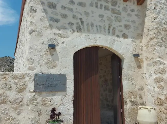 Masseria Torre Saracena Bed & Breakfast 3*